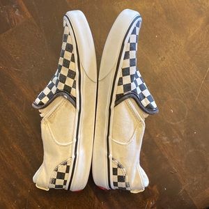 Kids Black and White checkered Vans size 3